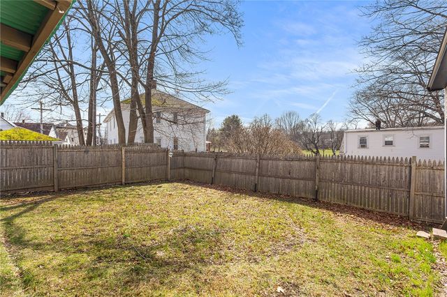 32 5th Avenue, Woonsocket, RI 02895