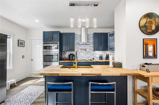 32 5th Avenue, Woonsocket, RI 02895