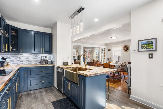 32 5th Avenue, Woonsocket, RI 02895