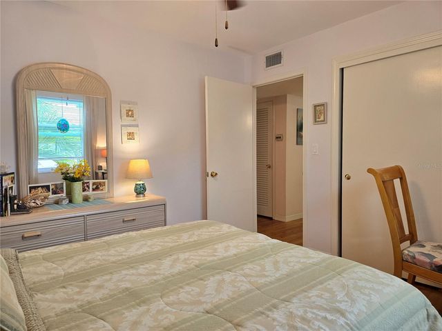 1120 RUE DES CHATEAUX 2A, South Pasadena, FL 33707