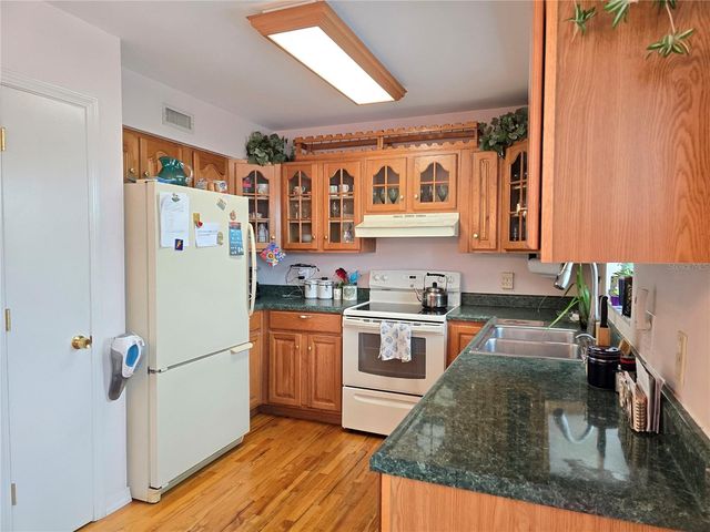 1120 RUE DES CHATEAUX 2A, South Pasadena, FL 33707