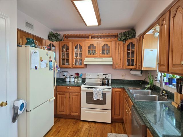 1120 RUE DES CHATEAUX 2A, South Pasadena, FL 33707