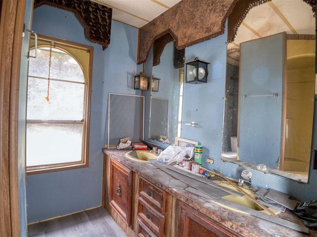 2371 Seminole Drive, Sulphur, OK 73086