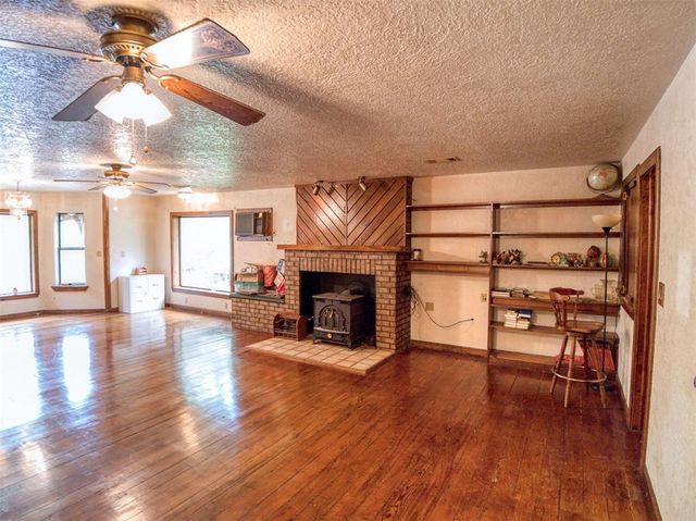 2371 Seminole Drive, Sulphur, OK 73086