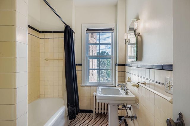 2615 Park Avenue 309, Minneapolis, MN 55407