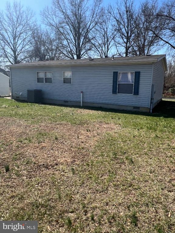 Image 3 of property listing at 132 POWELL LN, Martinsburg, WV 25404