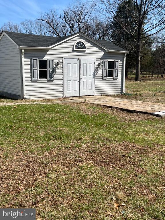 Image 4 of property listing at 132 POWELL LN, Martinsburg, WV 25404