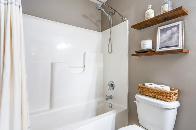 2725 W 127th Lane, Crown Point, IN 46307