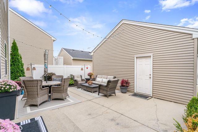 2725 W 127th Lane, Crown Point, IN 46307