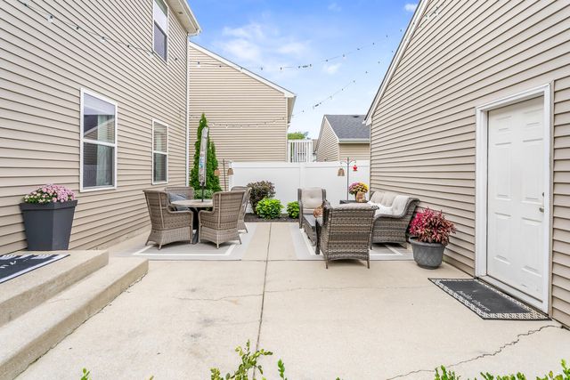 2725 W 127th Lane, Crown Point, IN 46307