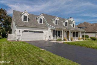 1412 Mill Creek Lane, Waterville, OH 43566