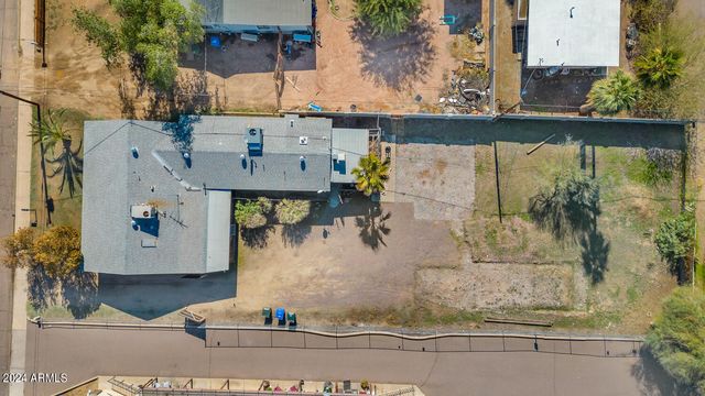 8916 N 11 Street, Phoenix, AZ 85020