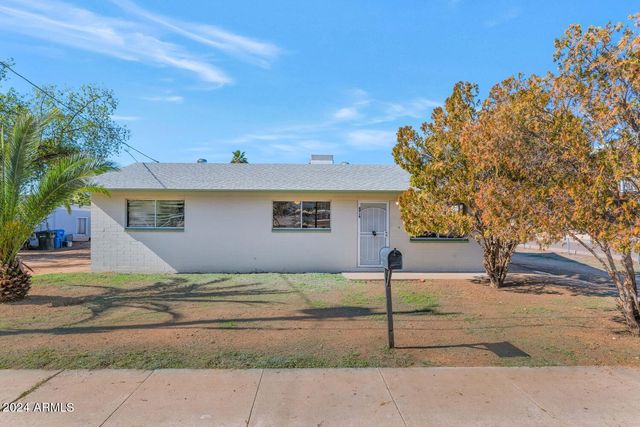 8916 N 11 Street, Phoenix, AZ 85020