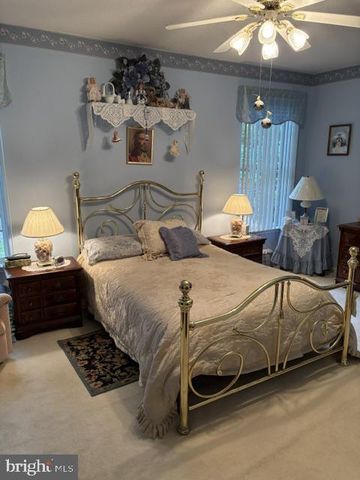 99 ROBIN LN, Barnegat, NJ 08005