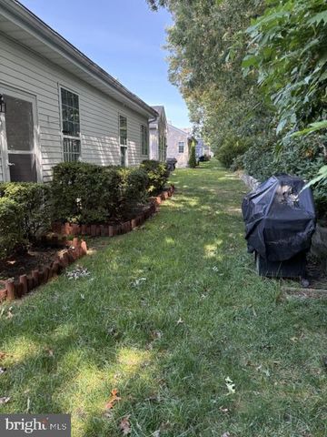 99 ROBIN LN, Barnegat, NJ 08005
