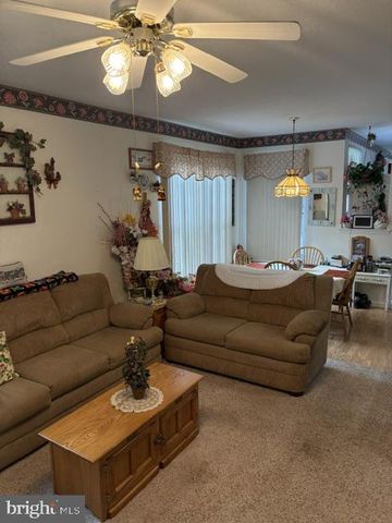 99 ROBIN LN, Barnegat, NJ 08005