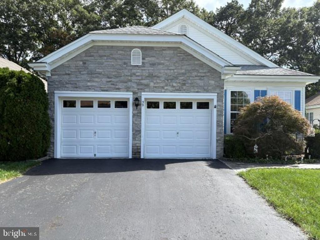99 ROBIN LN, Barnegat, NJ 08005