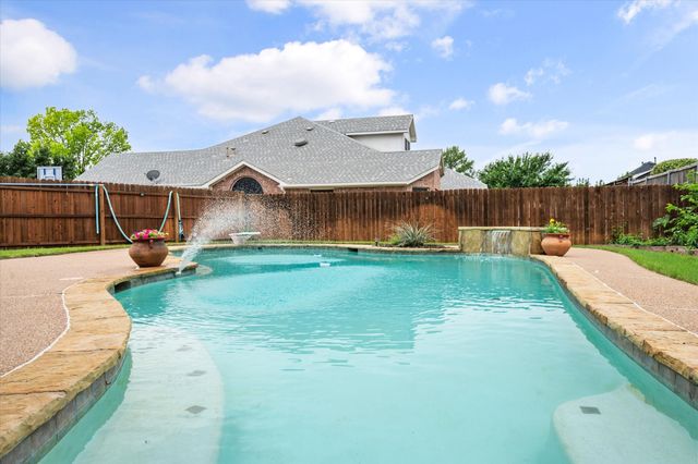106 Rolling Rock Drive, Trophy Club, TX 76262