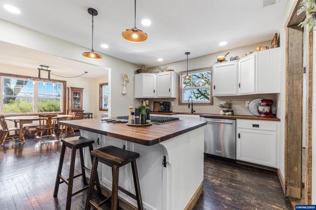 24291 SW Rogers Rd, Sheridan, OR 97378
