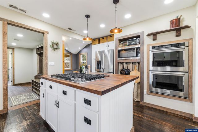 24291 SW Rogers Rd, Sheridan, OR 97378