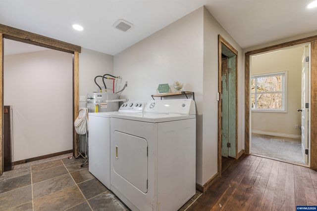 24291 SW Rogers Rd, Sheridan, OR 97378