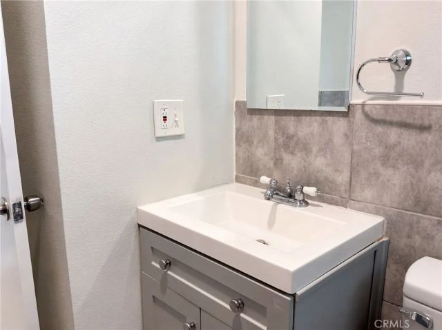 695 N Pepper Avenue, Rialto, CA 92376