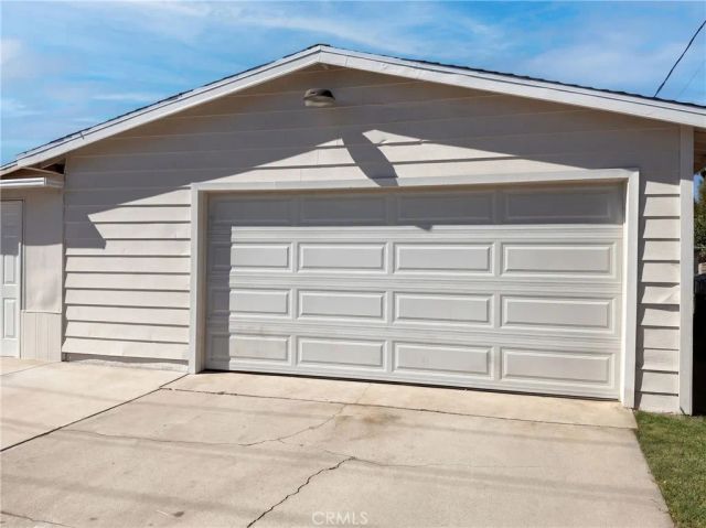 695 N Pepper Avenue, Rialto, CA 92376