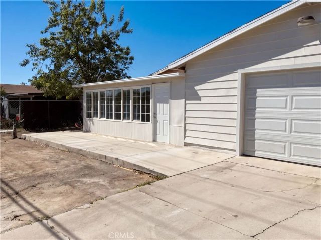695 N Pepper Avenue, Rialto, CA 92376