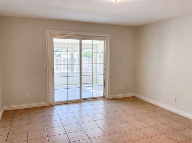 695 N Pepper Avenue, Rialto, CA 92376