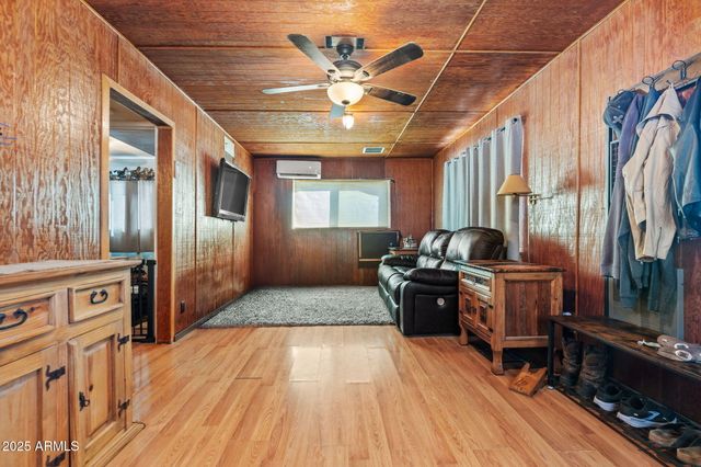 732 E HONDA BOW Road, Phoenix, AZ 85086