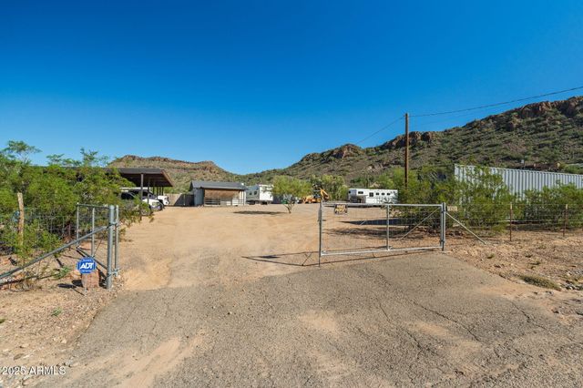 732 E HONDA BOW Road, Phoenix, AZ 85086