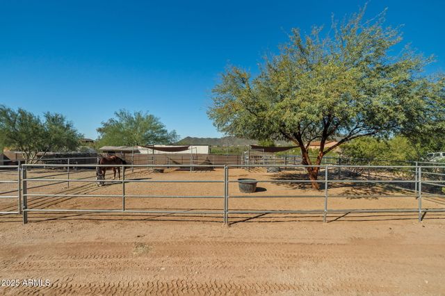 732 E HONDA BOW Road, Phoenix, AZ 85086