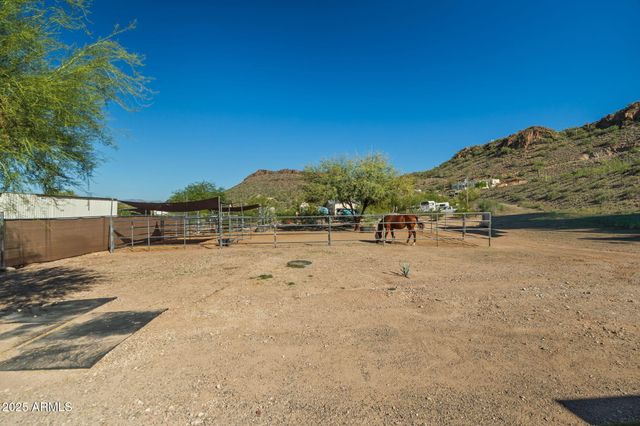 732 E HONDA BOW Road, Phoenix, AZ 85086