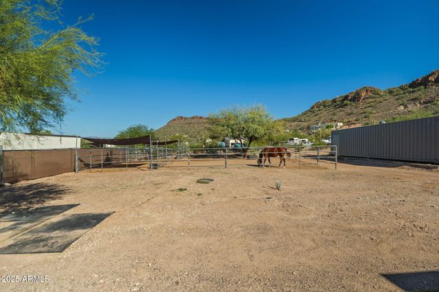 732 E HONDA BOW Road, Phoenix, AZ 85086