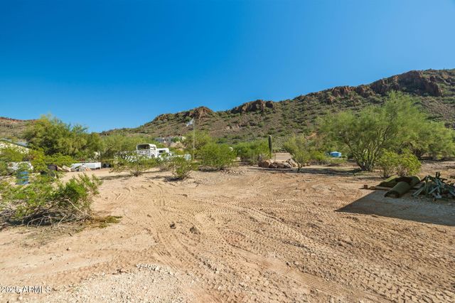 732 E HONDA BOW Road, Phoenix, AZ 85086