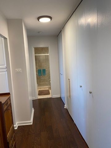 6833 N Kedzie Avenue 914, Chicago, IL 60645