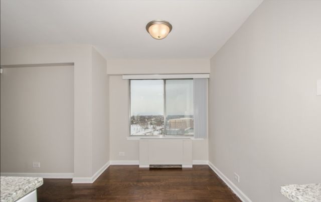 6833 N Kedzie Avenue 914, Chicago, IL 60645