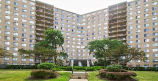 6833 N Kedzie Avenue 914, Chicago, IL 60645