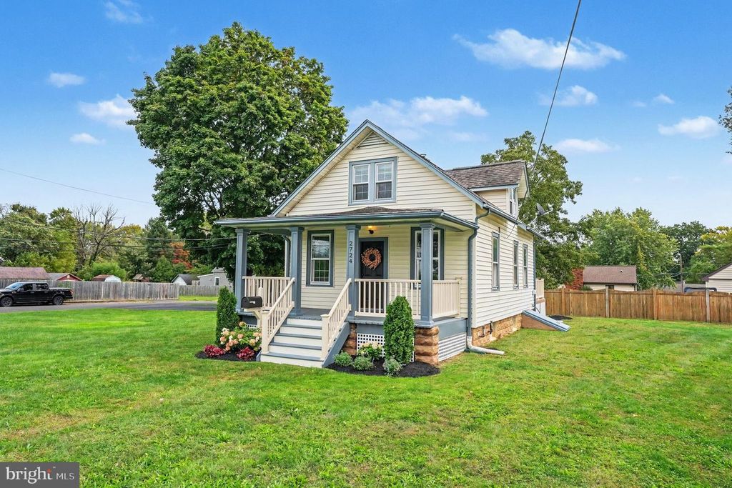 2724 NEW FALLS RD, LEVITTOWN, PA 19056 — photo 3
