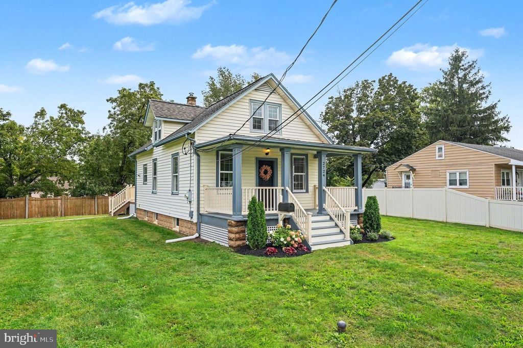 2724 NEW FALLS RD, LEVITTOWN, PA 19056 — photo 4