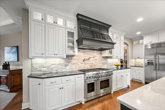 15510 53rd Avenue N, Plymouth, MN 55446