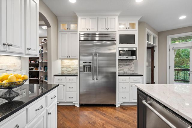 15510 53rd Avenue N, Plymouth, MN 55446