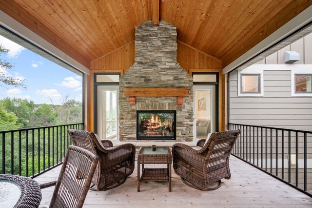 15510 53rd Avenue N, Plymouth, MN 55446