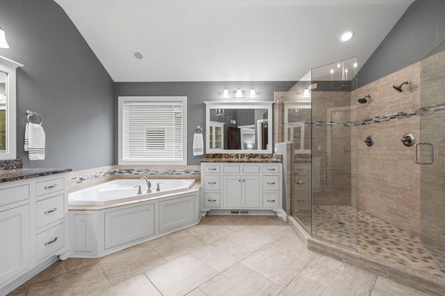 15510 53rd Avenue N, Plymouth, MN 55446