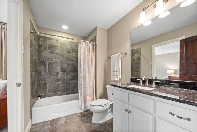 15510 53rd Avenue N, Plymouth, MN 55446