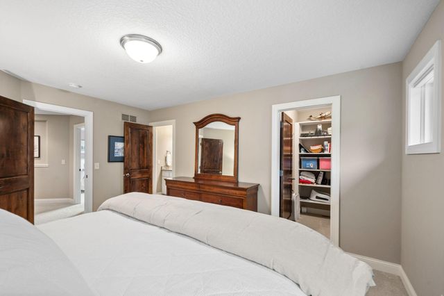 15510 53rd Avenue N, Plymouth, MN 55446