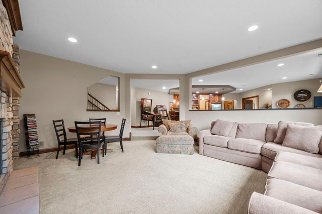 15510 53rd Avenue N, Plymouth, MN 55446