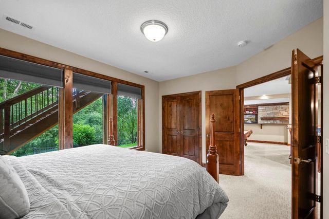 15510 53rd Avenue N, Plymouth, MN 55446