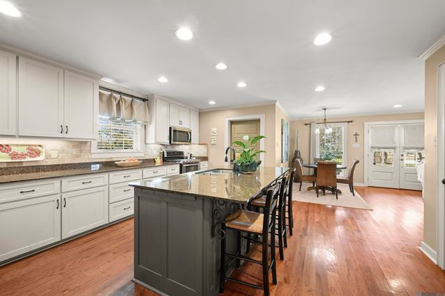 1385 Lobdell Ave, Baton Rouge, LA 70806