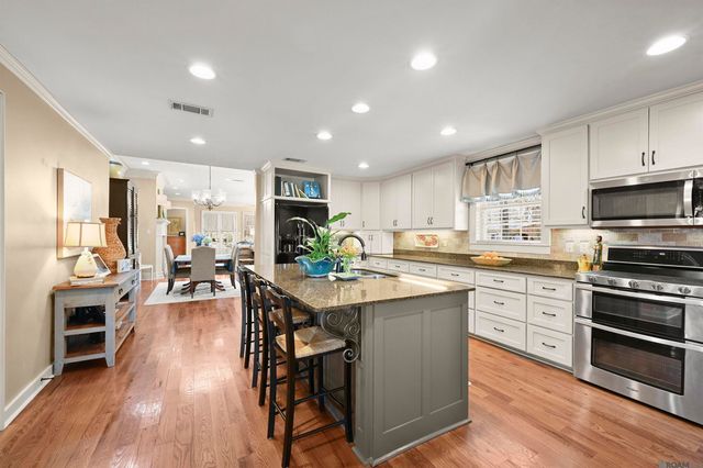 1385 Lobdell Ave, Baton Rouge, LA 70806